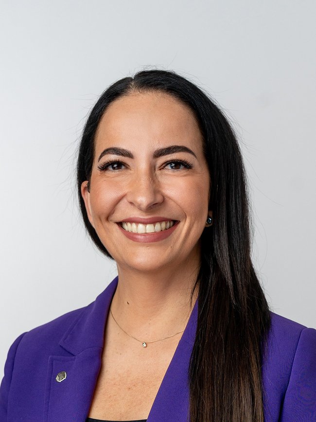 Dr. Hülya Düber image-2044